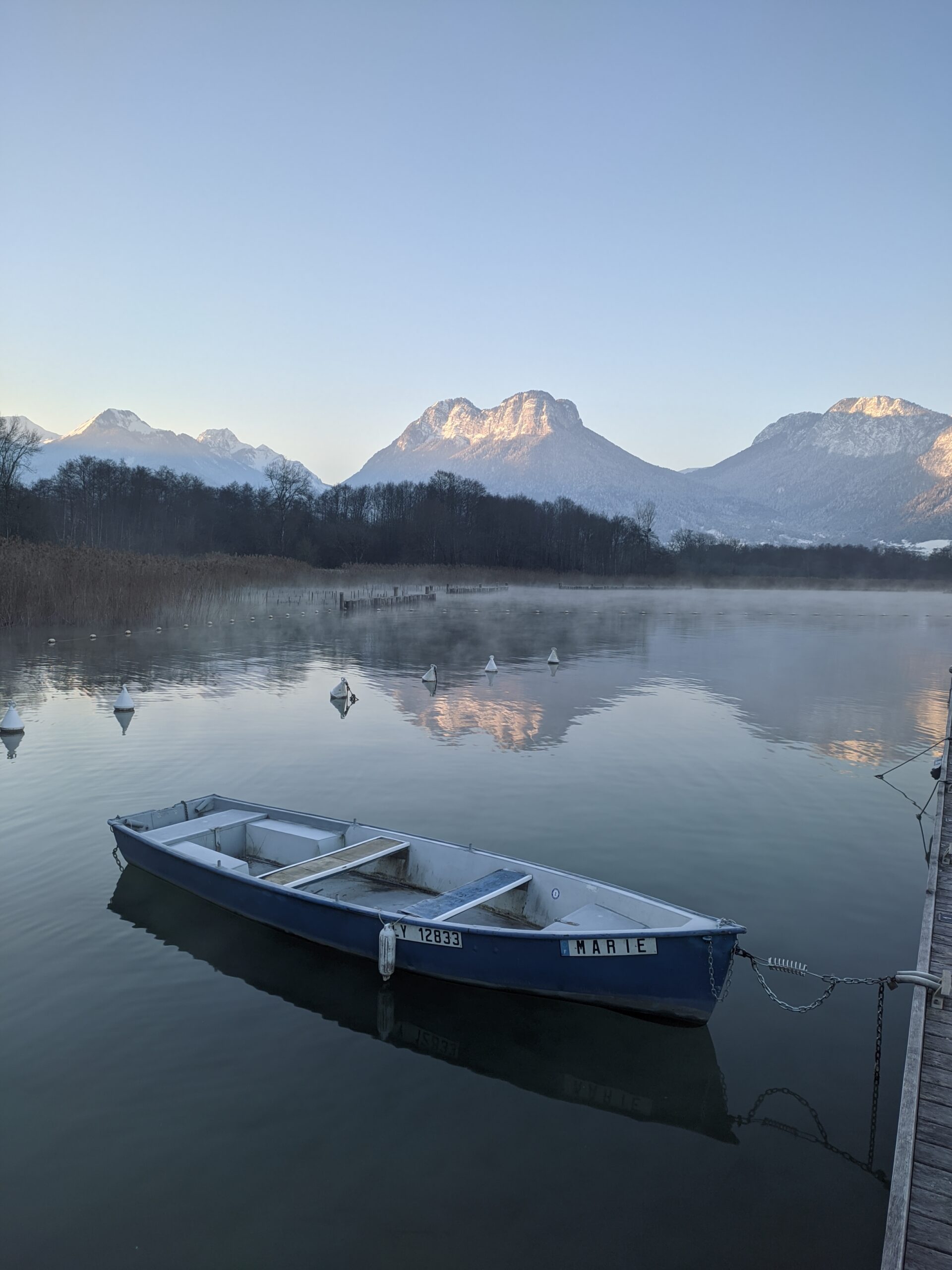 B&acirc;teau sur le lac d'Annecy.