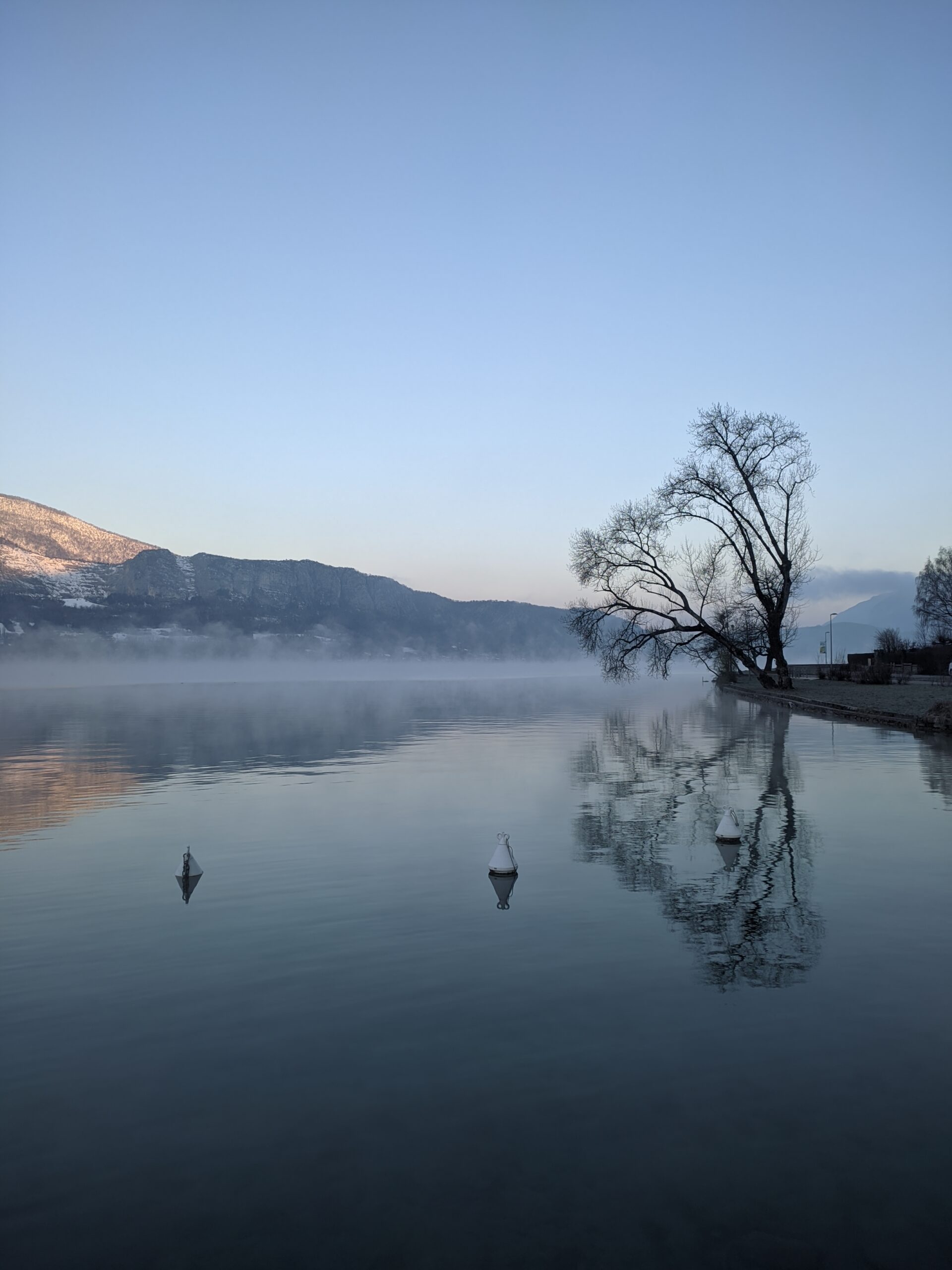 Les bords du lac d'Annecy.